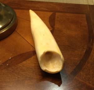 Base of scrimshaw - mystery artist 32